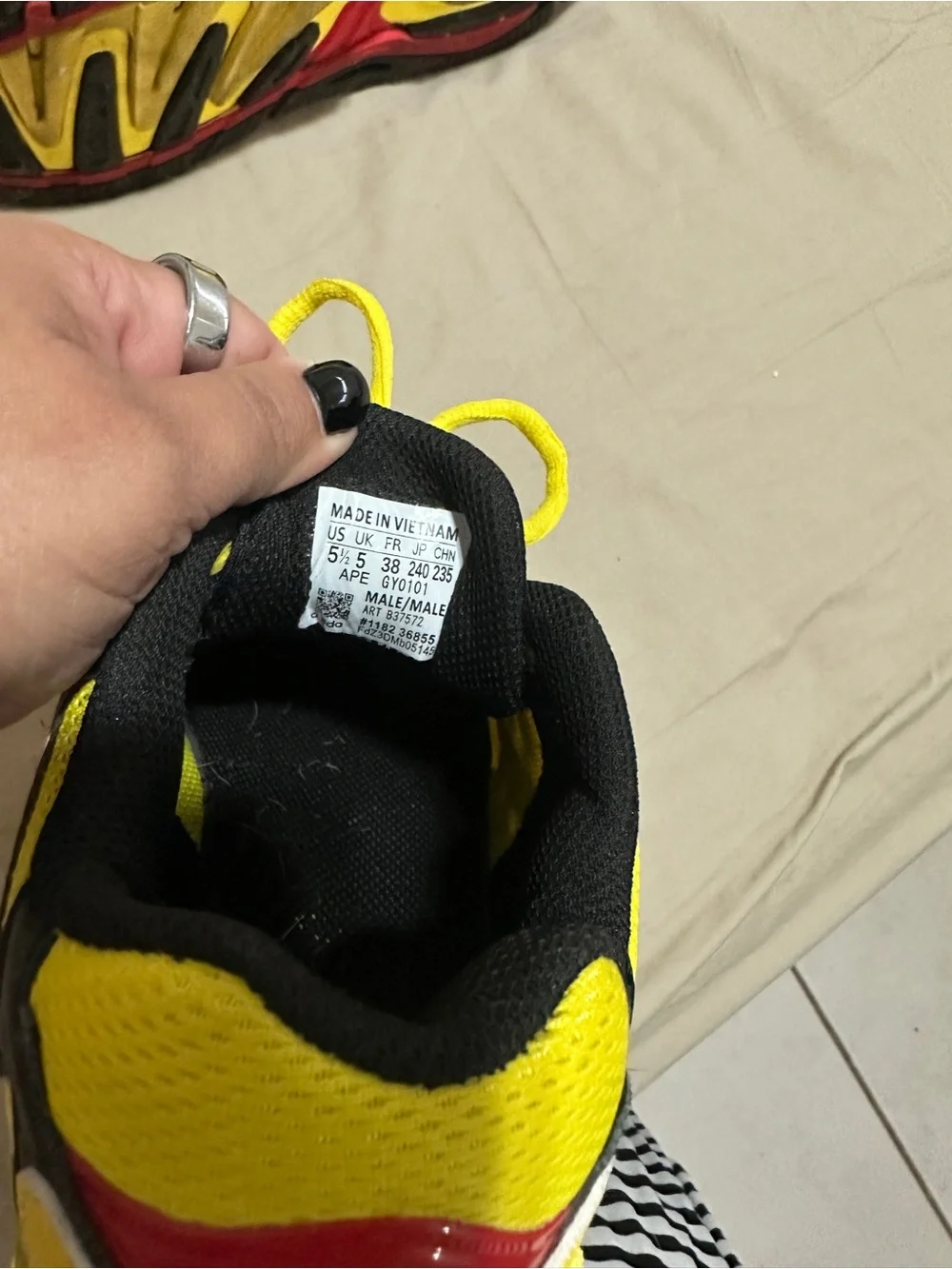 Bad Bunny Paso Fino Sneakers Kids Size 5.5